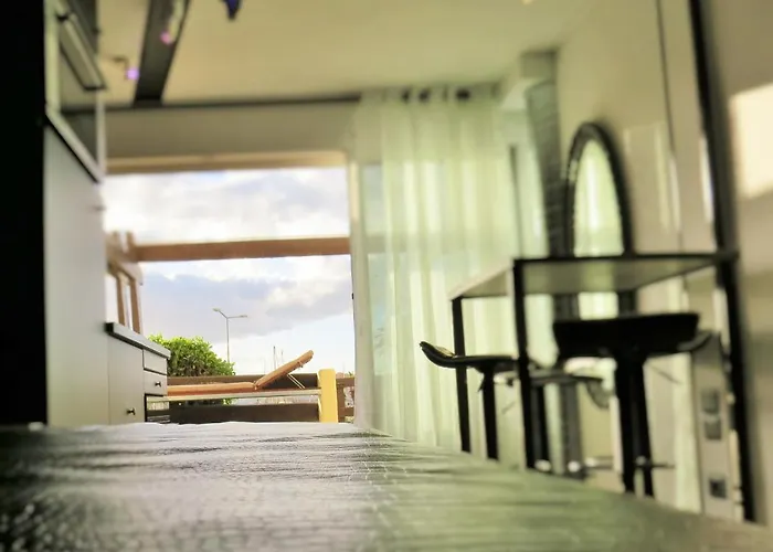 아파트 Naturist Cap Carbone